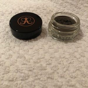 ash brown ABH dipbrow 🤍